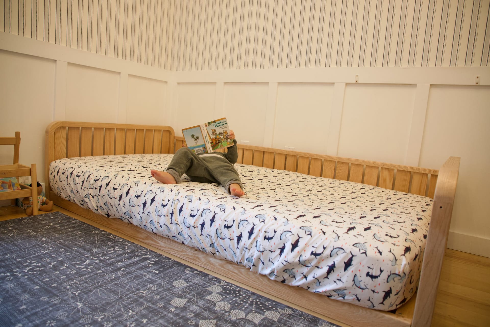 Platzsparend träumen mit dem TiCAA Bodenbett 90x200