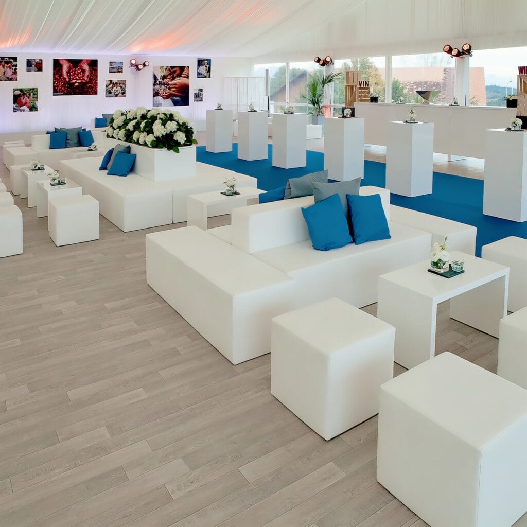 Erstklassige Mietmöbel für Messe und Event: Flexibler Aufbau- und Lieferdienst in der Schweiz