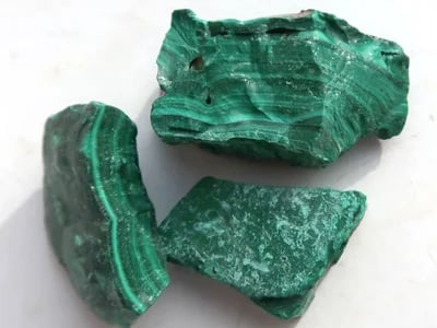 Malachit kaufen für stilvolle Accessoires mit spiritueller Wirkung