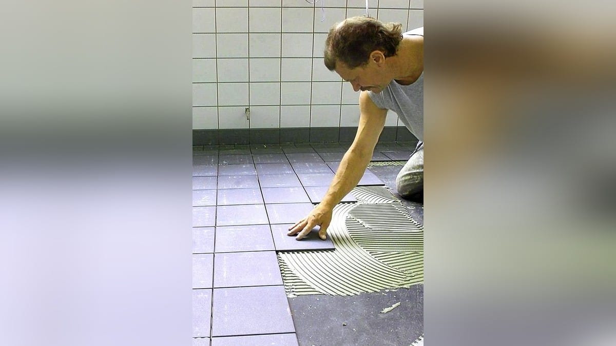 Fliesenleger in der Nähe gesucht? Meister-Job verbindet dich mit Profis!