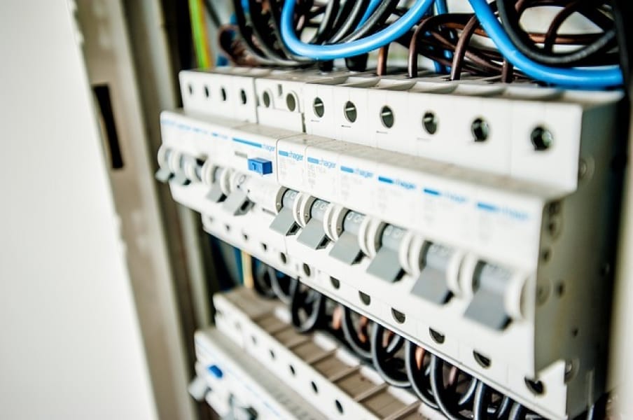 DGUV Vorschrift 3 und UVV Prüfung: Wie oft müssen Elektrogeräte geprüft werden?